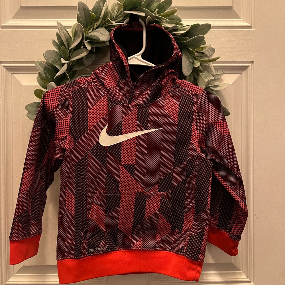 Nike hoodie (Boys size 7)